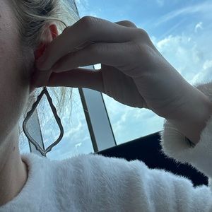 Kendra Scott Sophee drop earrings in silver never worn